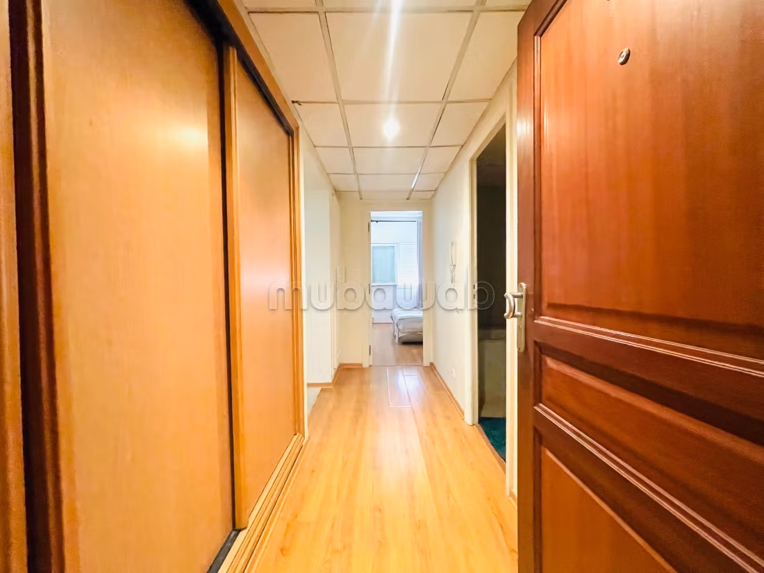 Louez cet appartement à Gauthier. 
Surface de 50 m². 
Porte blindée et parabole — 3
