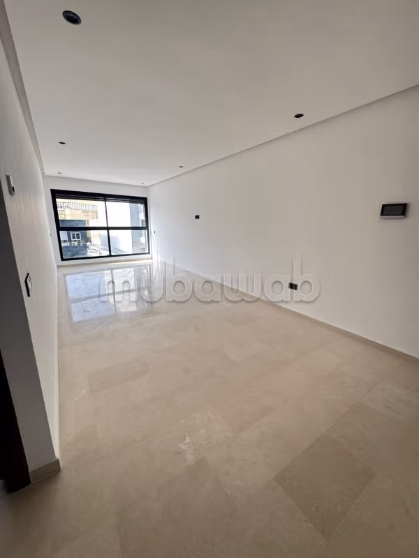 Leeg studio te huur in de Palmier wijk