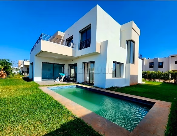 Beautiful twin villa in the green city of Bouskoura