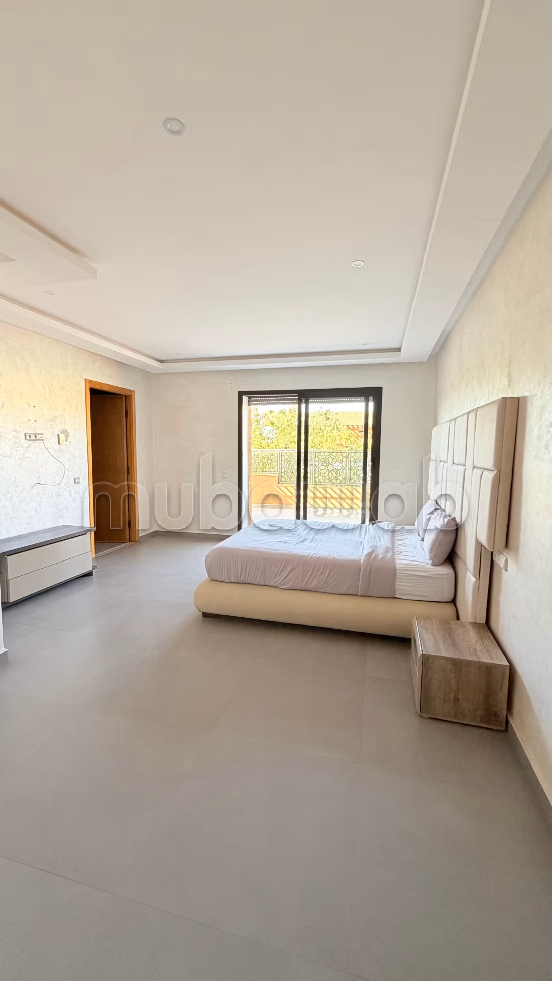 Vente villa de luxe à Route de l'Ourika. 
3 chambres agréables