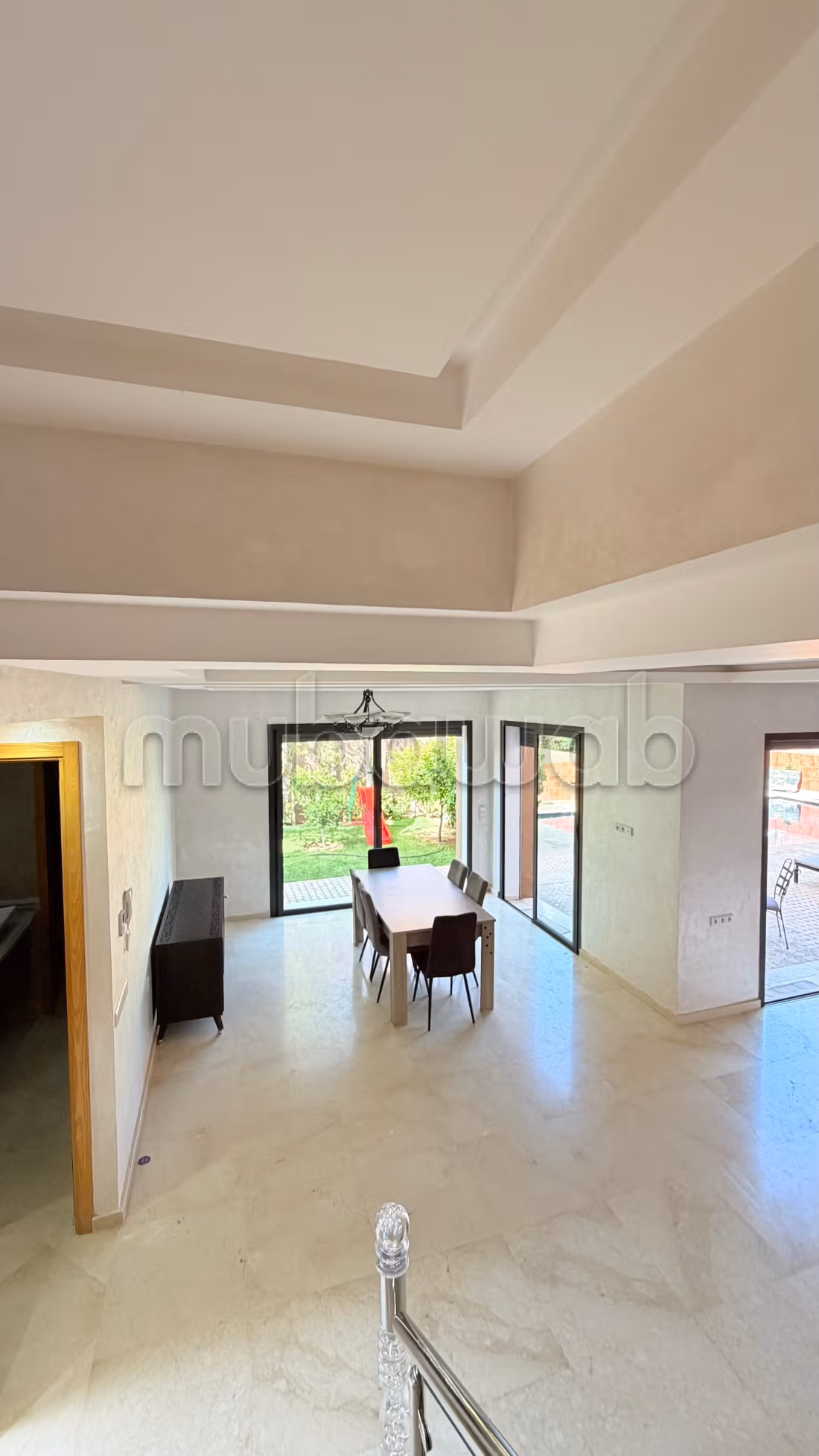 Vente villa de luxe à Route de l'Ourika. 
3 chambres agréables