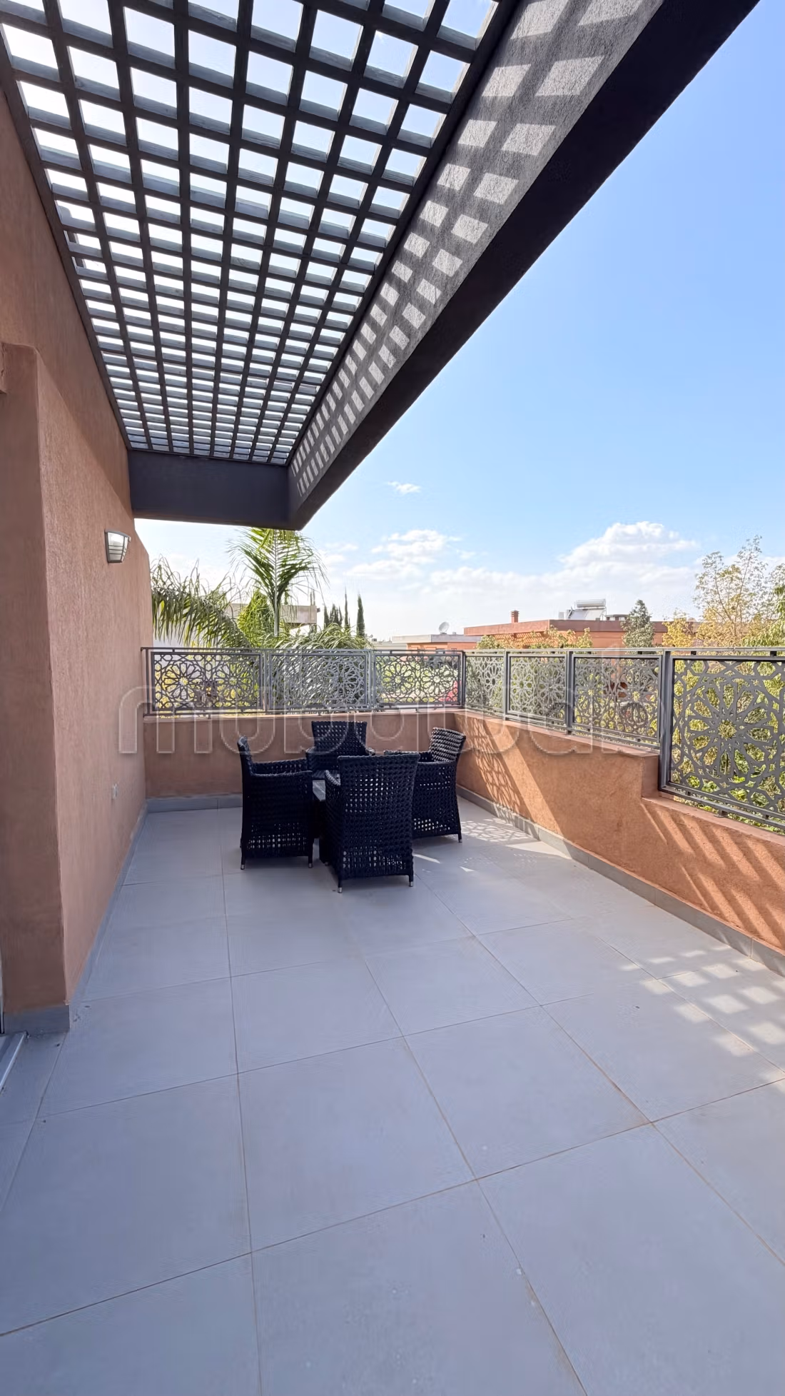 Vente villa de luxe à Route de l'Ourika. 
3 chambres agréables