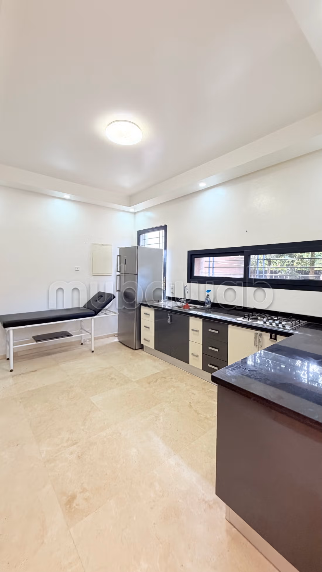Vente villa de luxe à Route de l'Ourika. 
3 chambres agréables