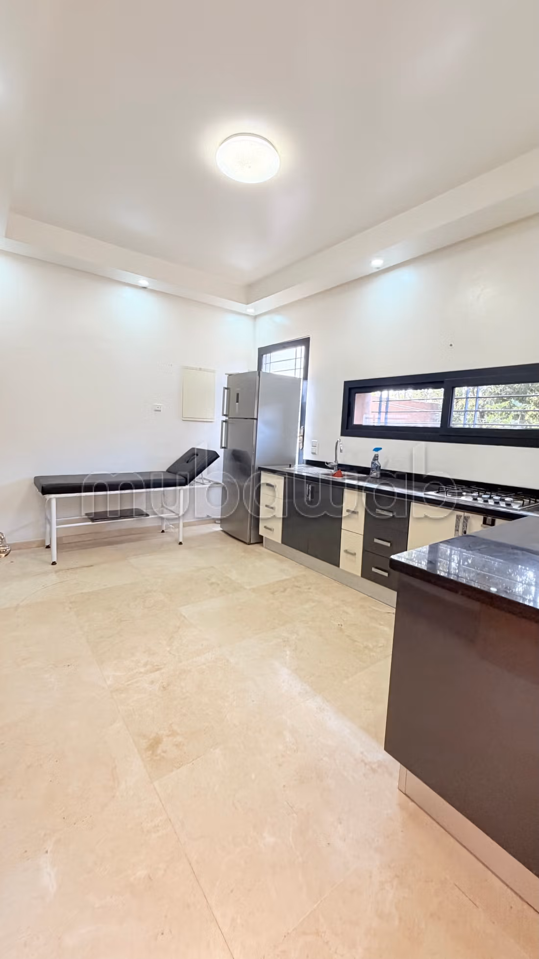 Vente villa de luxe à Route de l'Ourika. 
3 chambres agréables
