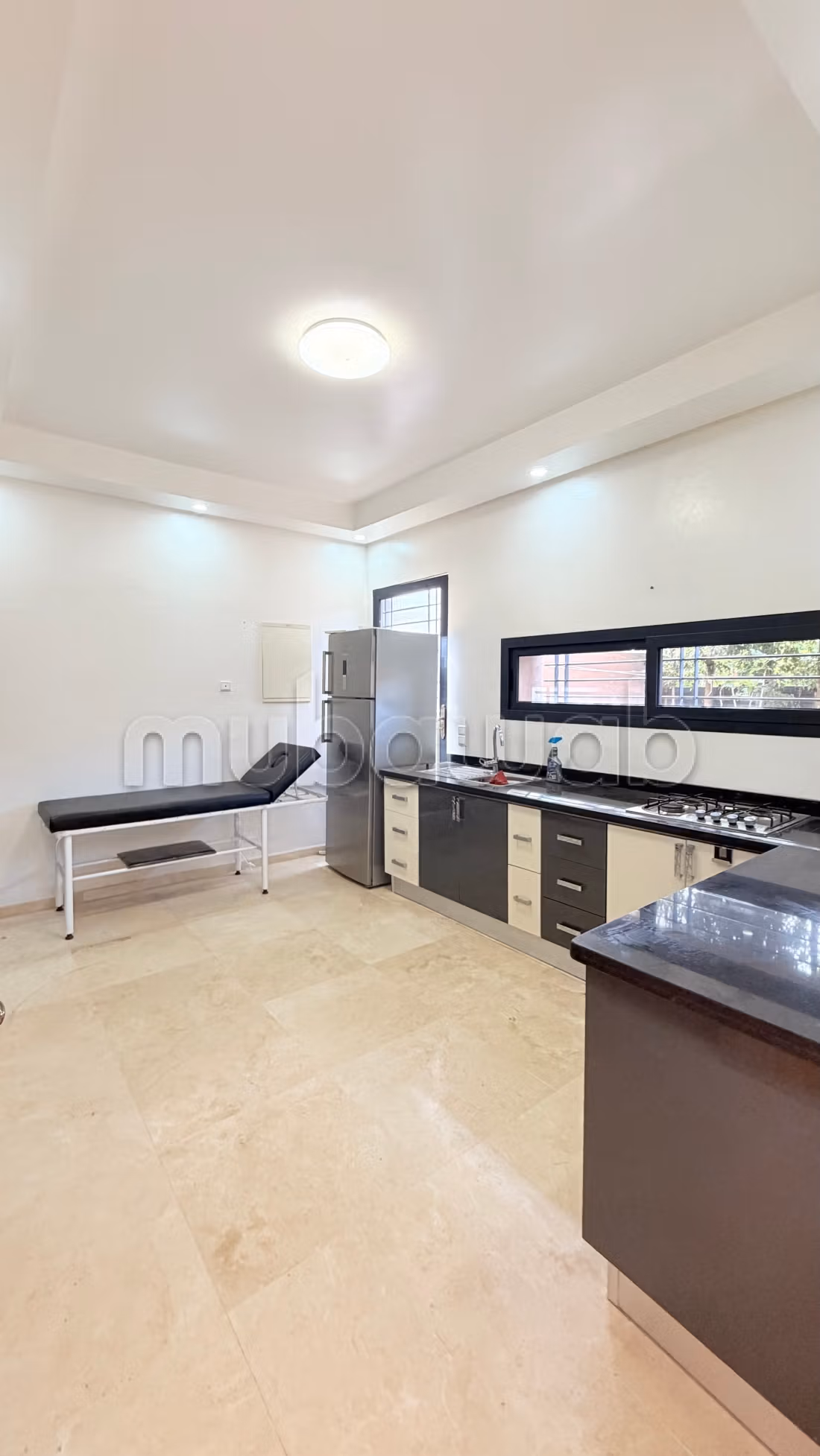 Vente villa de luxe à Route de l'Ourika. 
3 chambres agréables