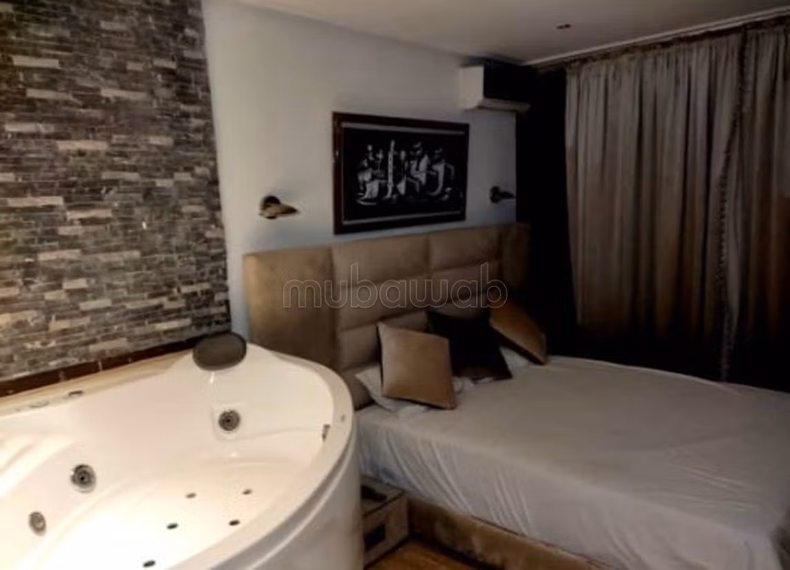 Bureaux à louer à Agdal. Surface de 145 m².
Concierge et climatisation