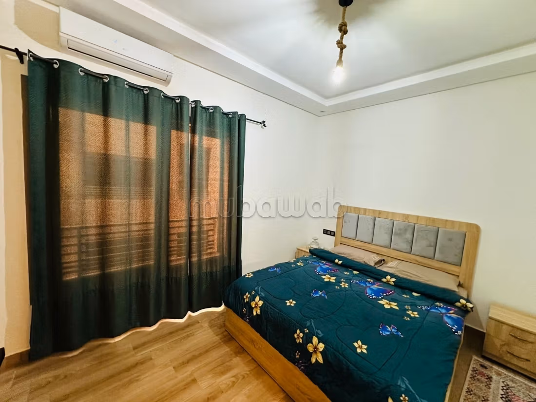 Location d'un appartement à Route Casablanca. 
Surface de 75 m². 
Bien meublé