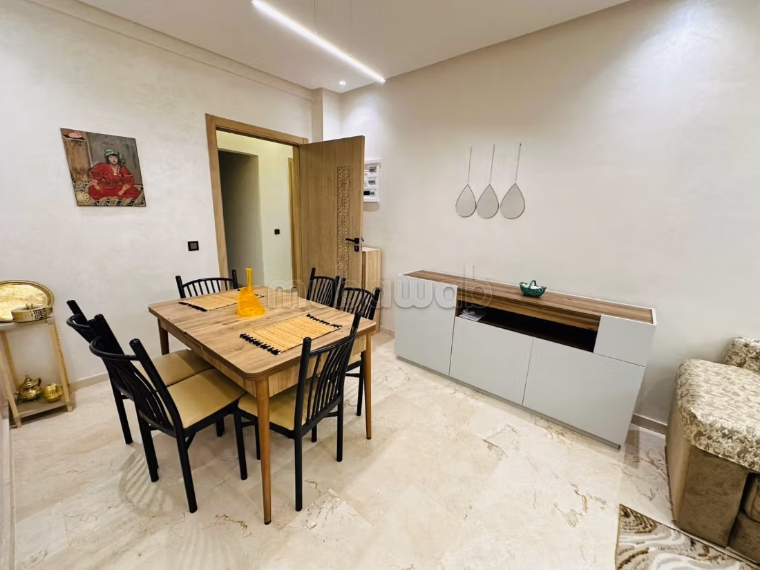 Location d'un appartement à Route Casablanca. 
Surface de 75 m². 
Bien meublé