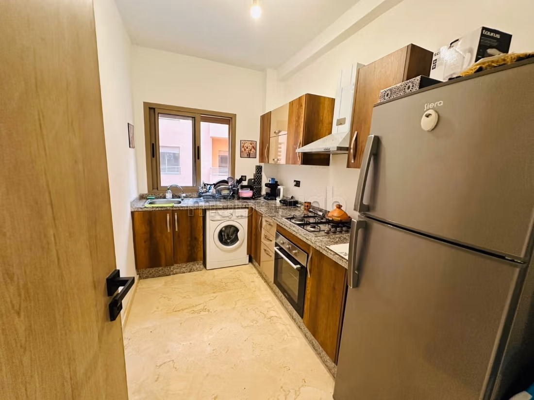 Location d'un appartement à Route Casablanca. 
Surface de 75 m². 
Bien meublé