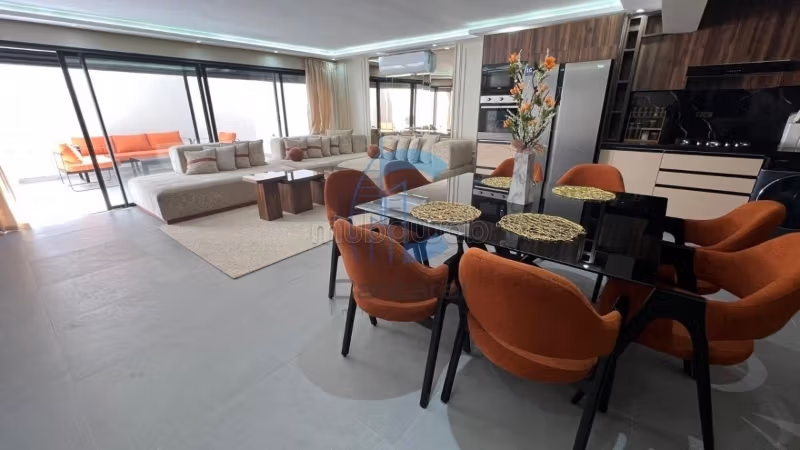 Duplex appartement met 3 gemeubileerde slaapkamers en terras op de begane grond te huur in Victor Hugo Marrakech
