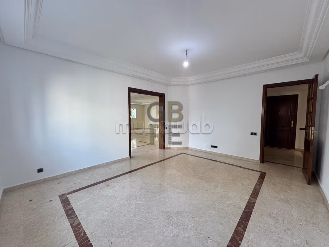 Appartement en location à Hay Riad 
près de l'école belge
