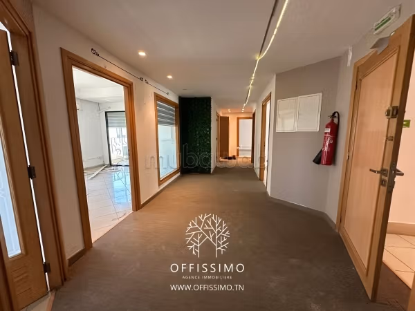Ufficio 6 stanze Lago 1 di alto standing disponibile