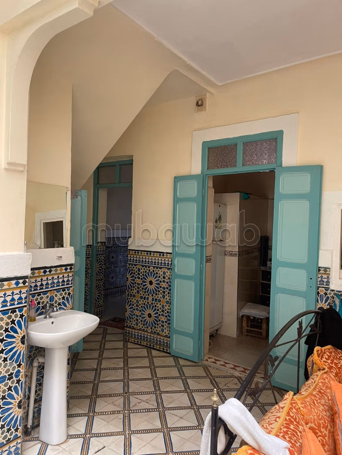 Riad à la vente à El Moukef. Surface de 100 m². Belle terrasse