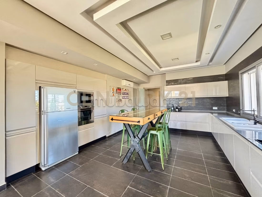 À vendre villa de maitre S5 à Mornag