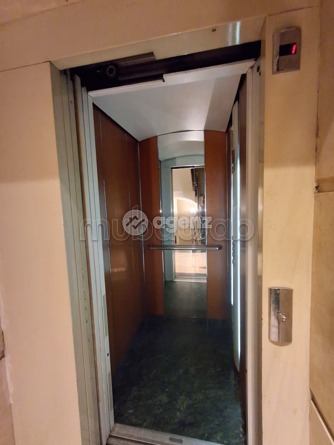 Appartement 161 m² à Les Hôpitaux — 11