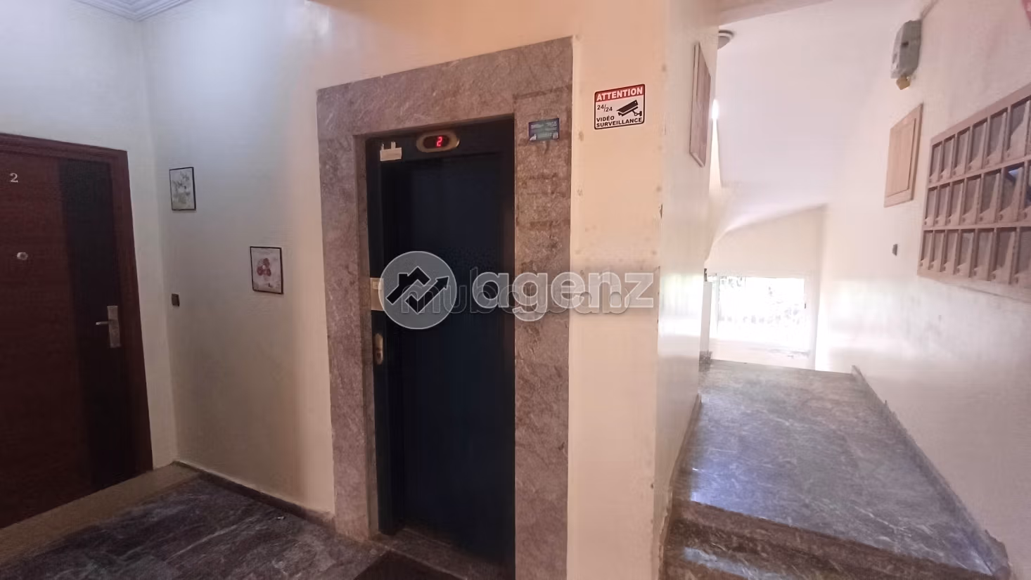 Apartamento en venta de 83 m², 3 habitaciones Oulfa Casablanca