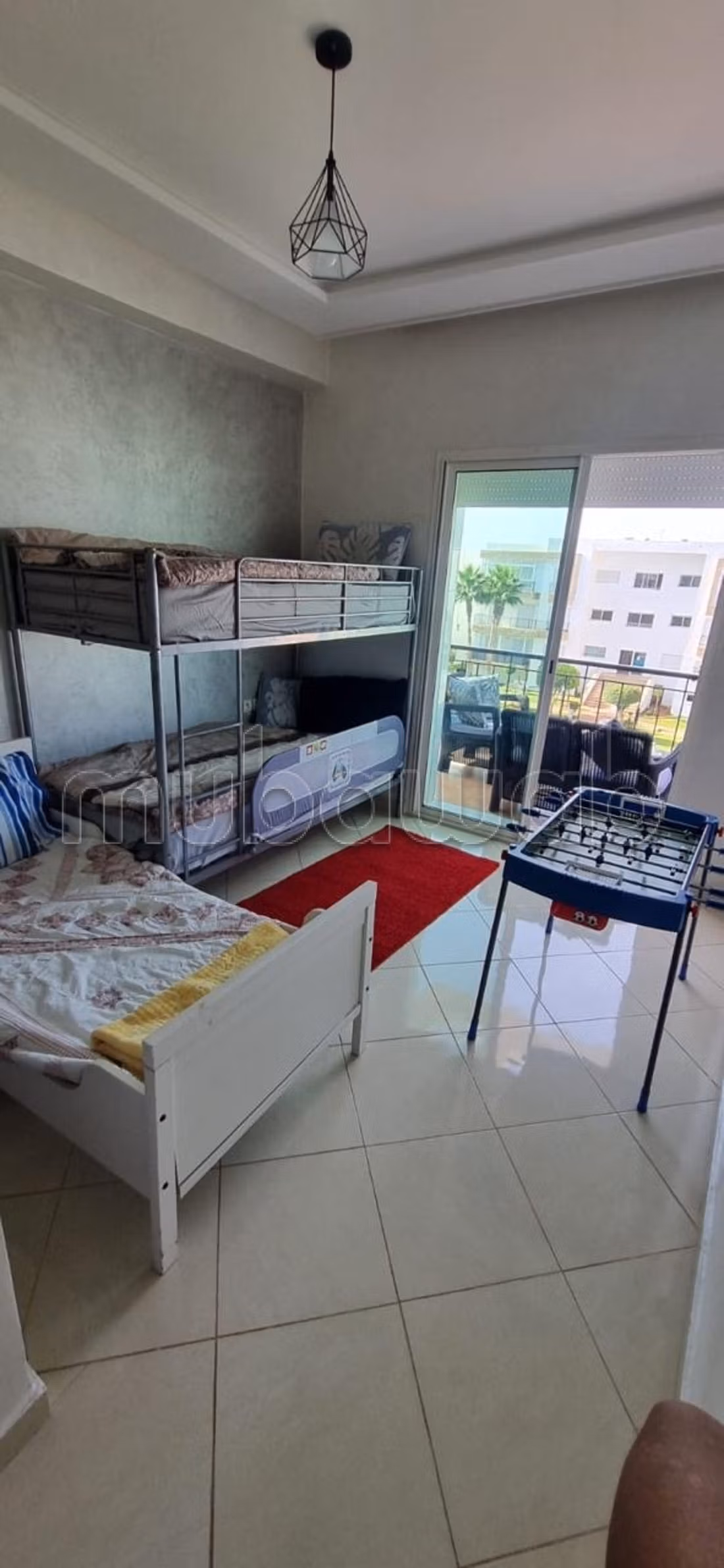 Vente d'un bel appartement à El Mansouria.
Surface de 95 m².
Grande terrasse