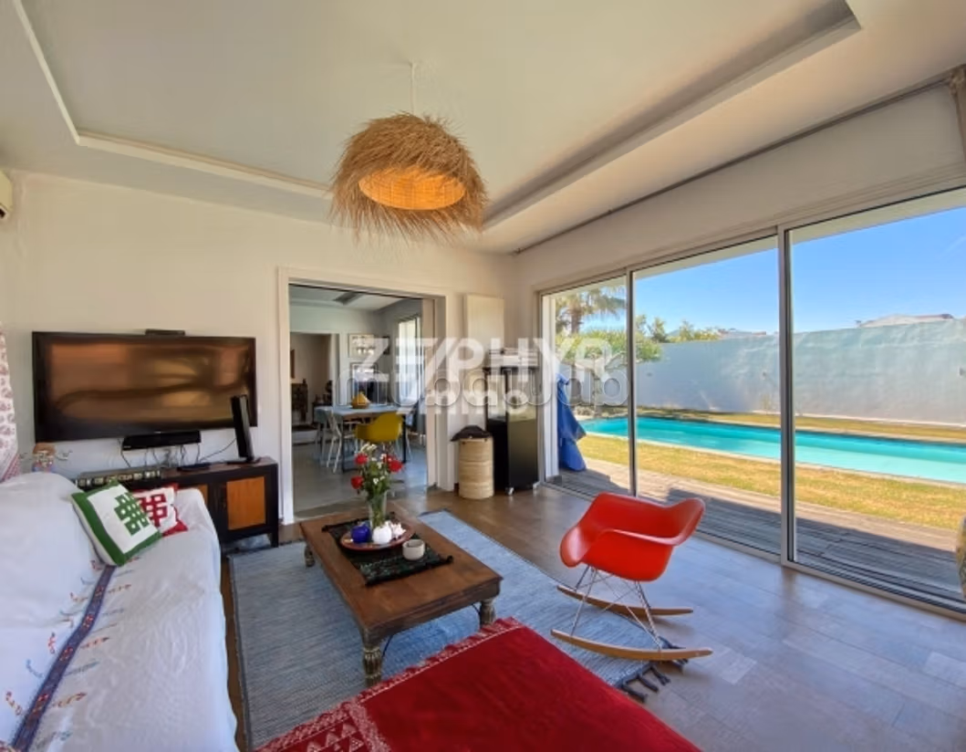 In vendita Magnifica villa S4 con piscina a Gammarth