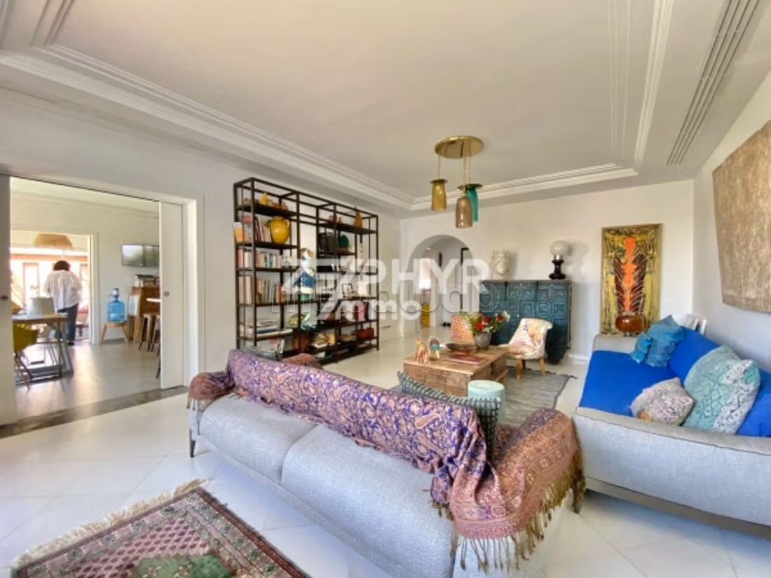 In vendita Magnifica villa S4 con piscina a Gammarth