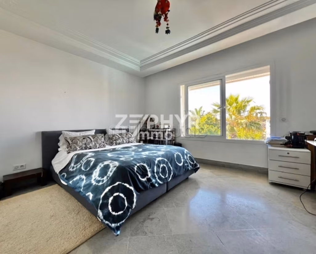 In vendita Magnifica villa S4 con piscina a Gammarth