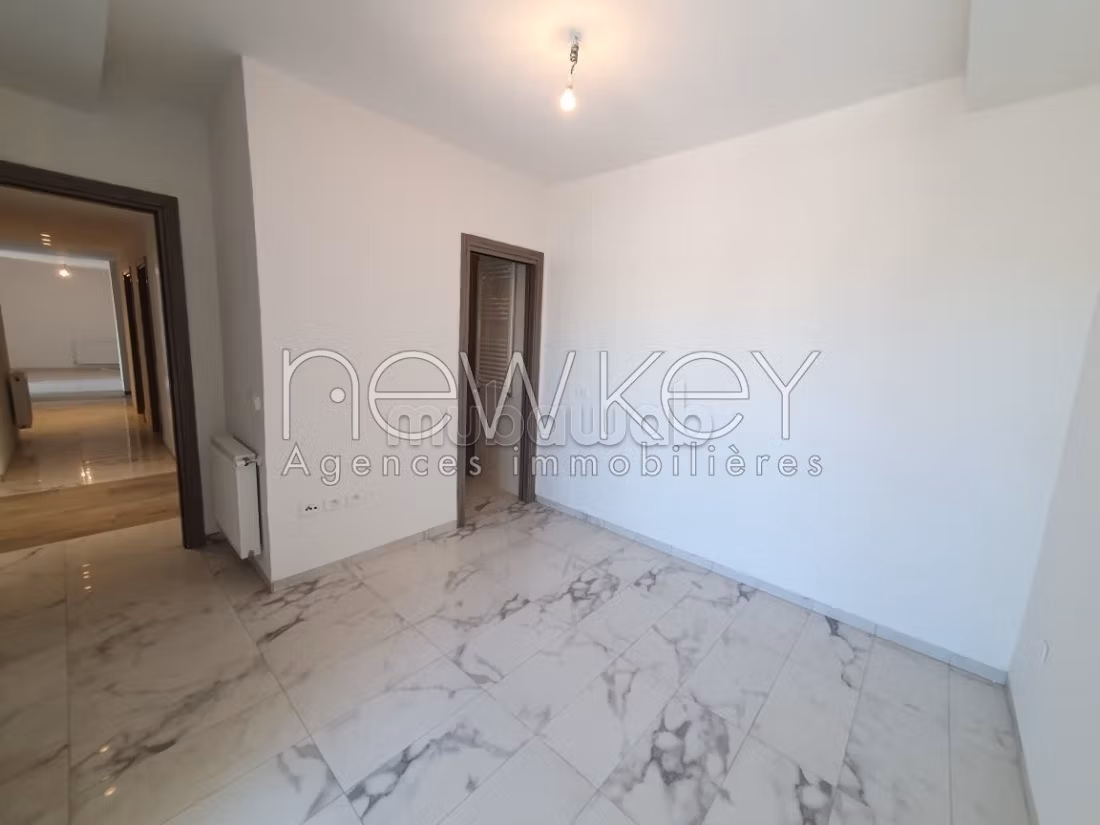 Appartement S3 à vendre à Cité Les Palmeraies