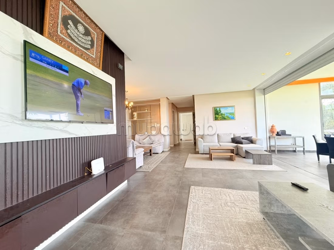 Ground floor with pool at the Vert Marina residence