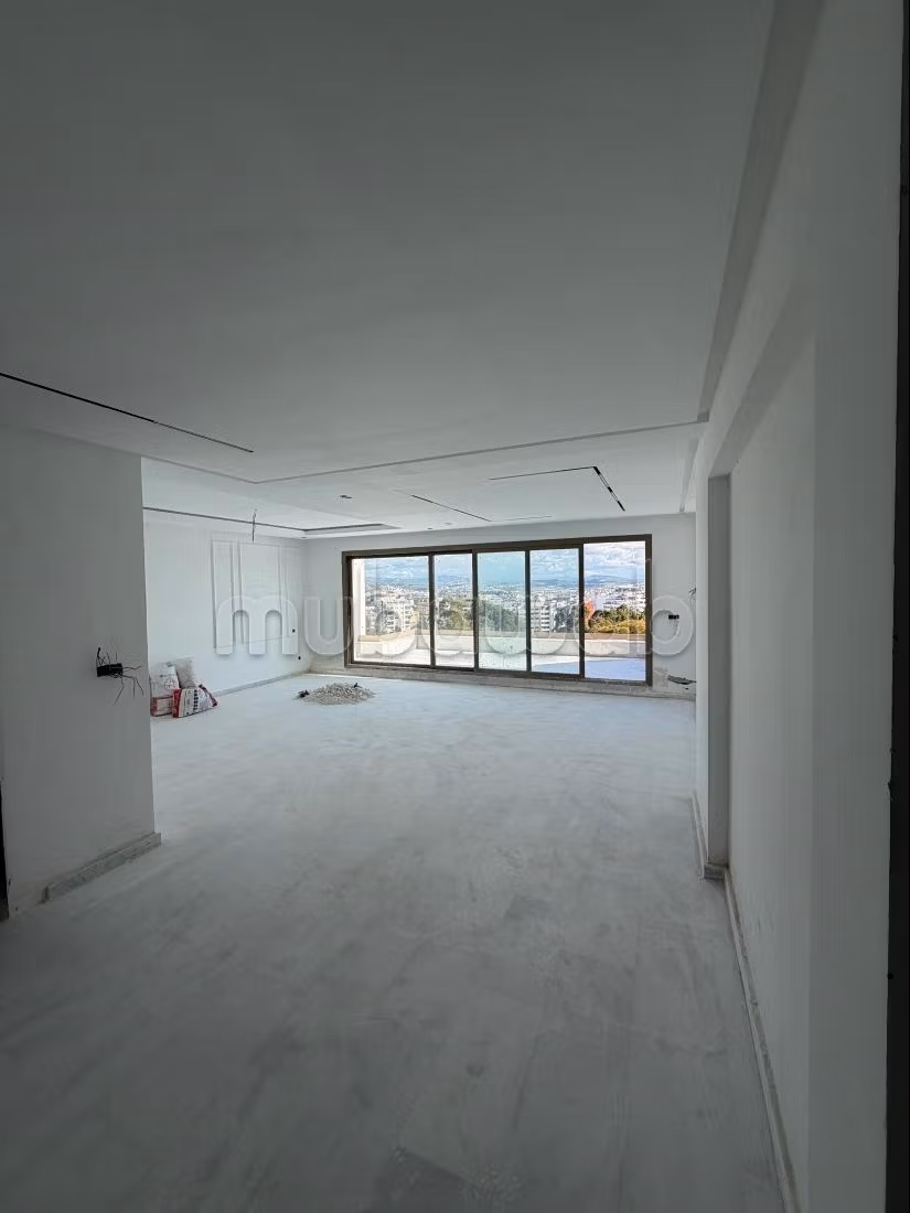 Duplex à vendre à Iberie. 3 jolies chambres. Porte robuste, Résidence sécurisée.