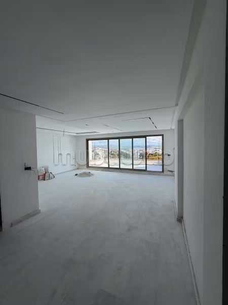 Duplex te koop in Iberie. 3 mooie kamers. Robuuste deur, Residentie met beveiliging.