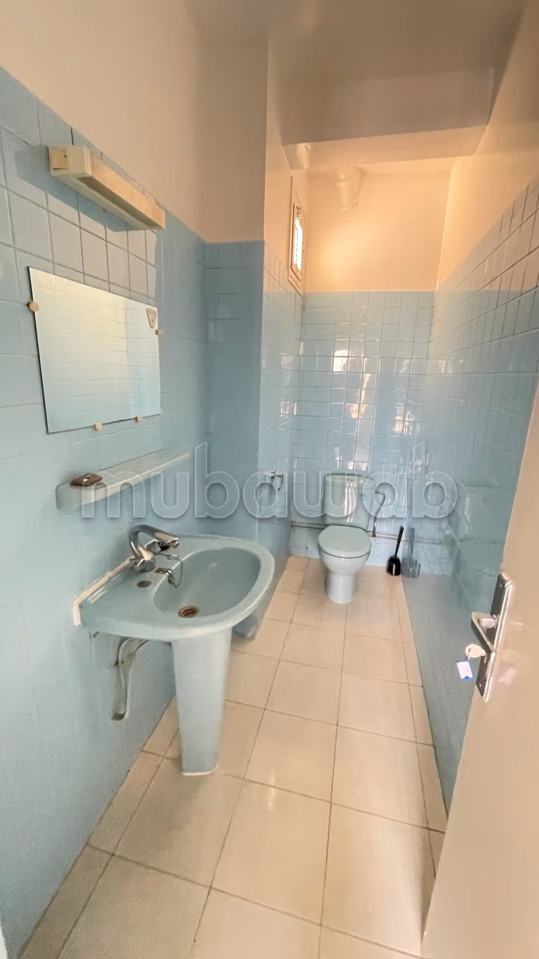 Lussuosa villa in affitto a Souissi. 4 grandi stanze. Porta blindata e parabola