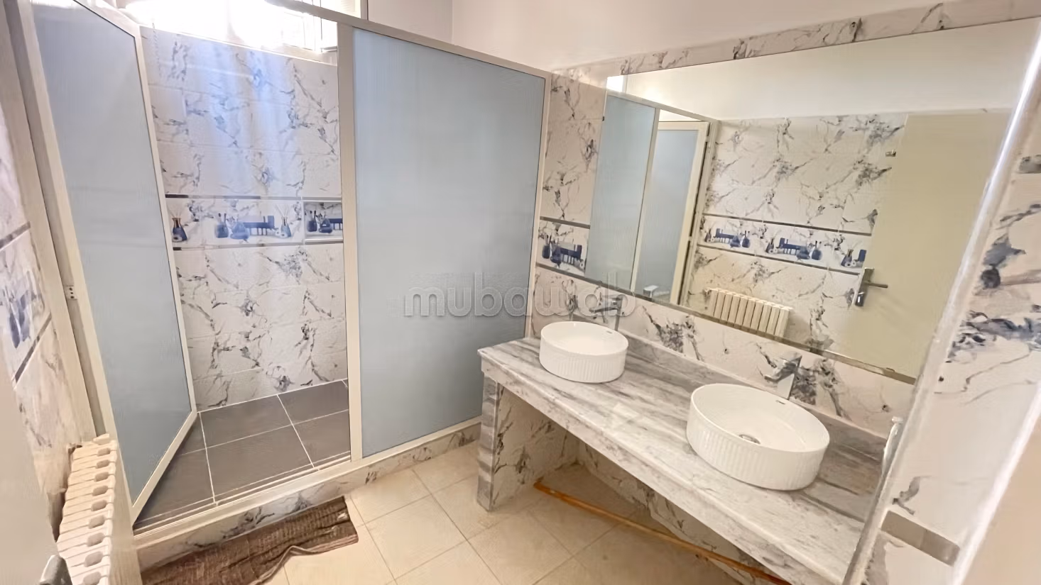 Lussuosa villa in affitto a Souissi. 4 grandi stanze. Porta blindata e parabola