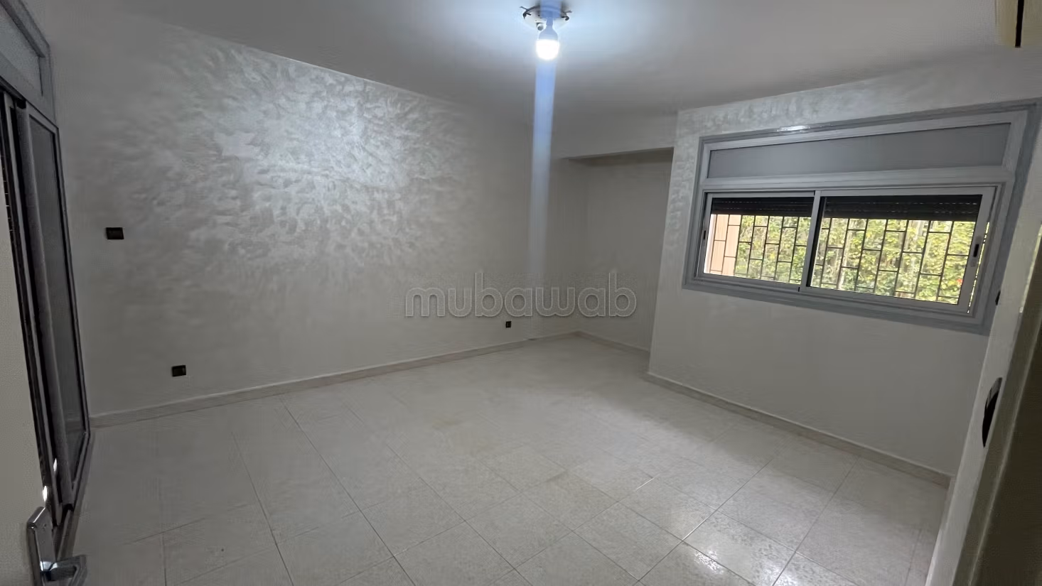 Lussuosa villa in affitto a Souissi. 4 grandi stanze. Porta blindata e parabola