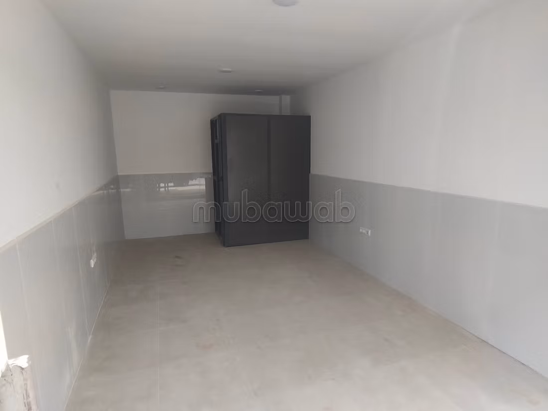 Commercial unit in upper Agdal close