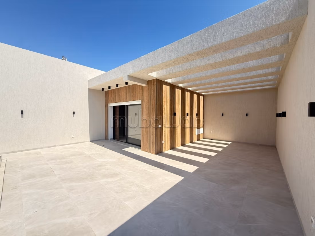 New S3 villa in a compound