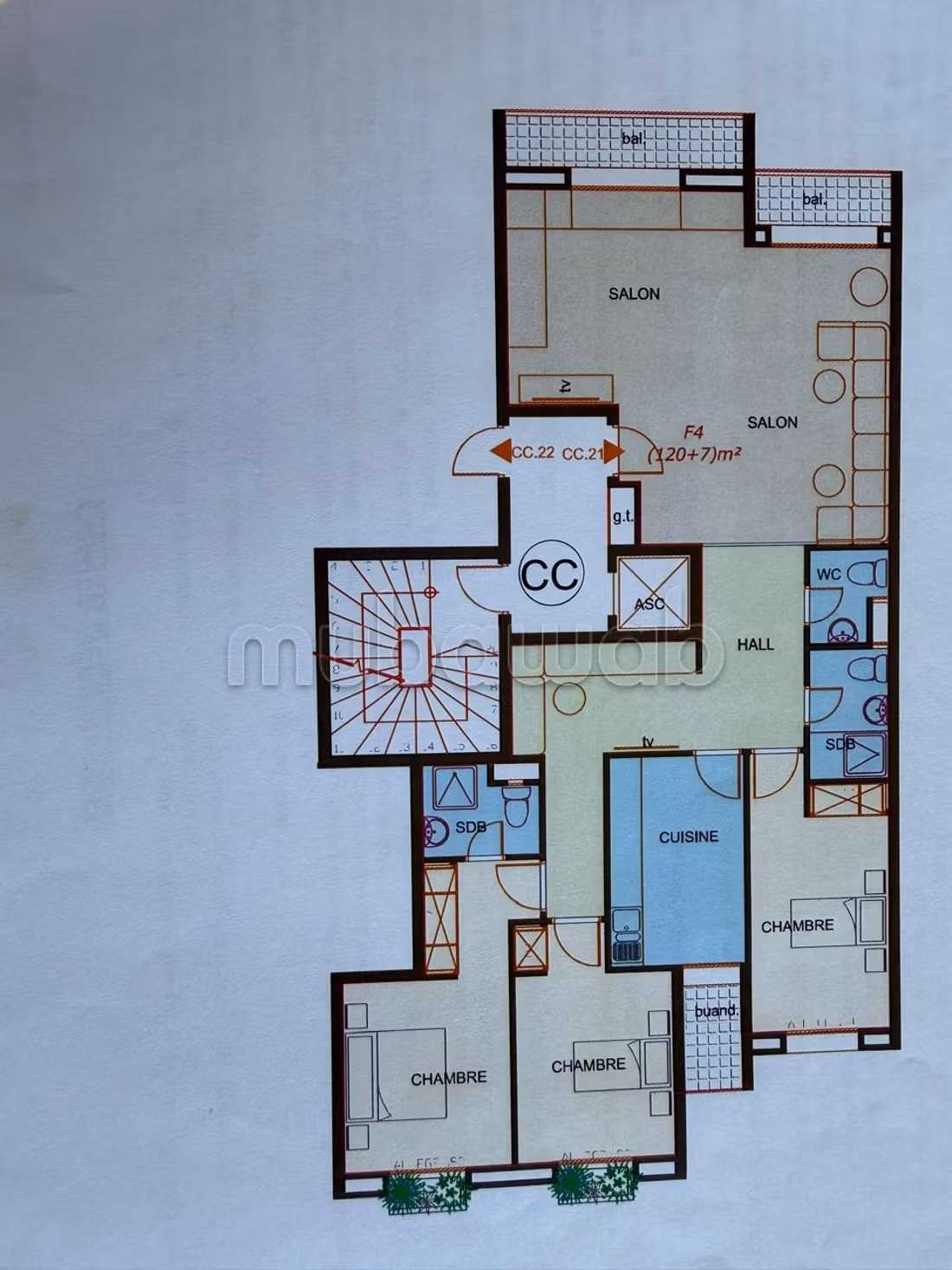 Bel appartement à vendre à Almaz.
3 chambres.
Antenne parabolique et sécurité — 2