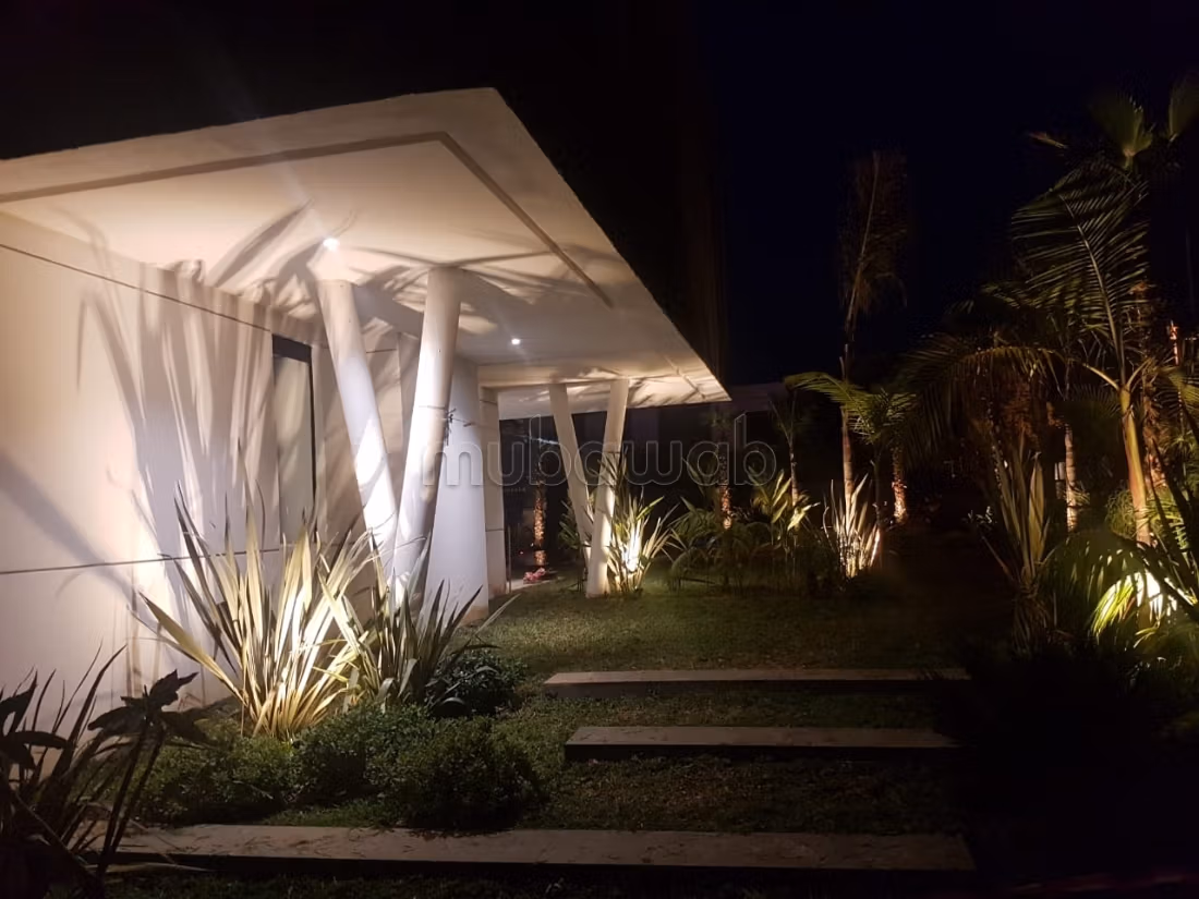 Ultra Modern Luxury Villa with Pool in Souissi