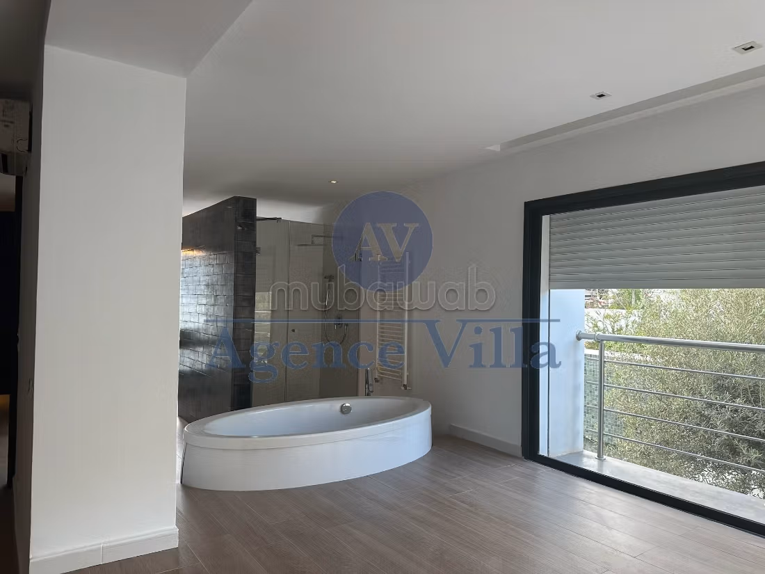 Villa indipendente S4 con piscina e giardino