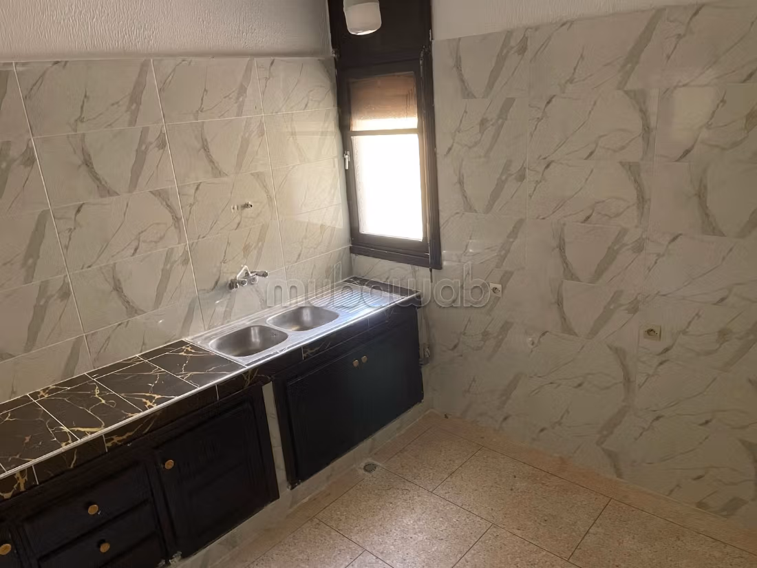 Vendita casa a Narjis B. 15 stanze. Terrazza e giardino