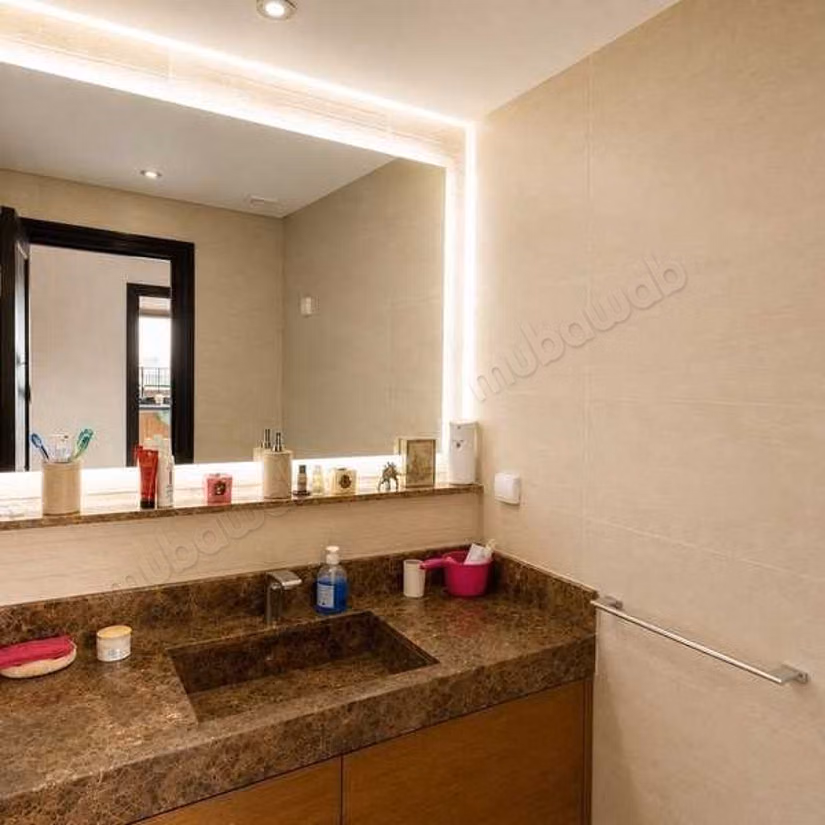 Appartement te Huur van 96,0 m² in Casablanca, Californië