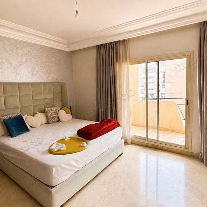 Appartement te Huur van 96,0 m² in Casablanca, Californië