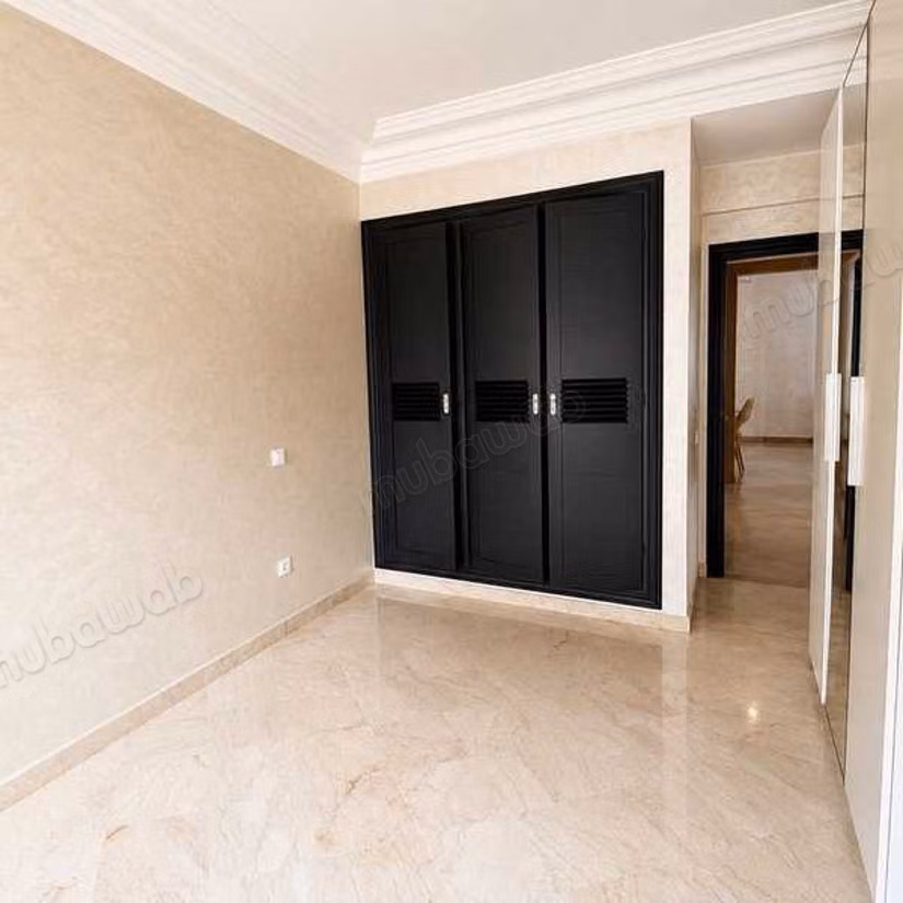 Appartement te Huur van 96,0 m² in Casablanca, Californië