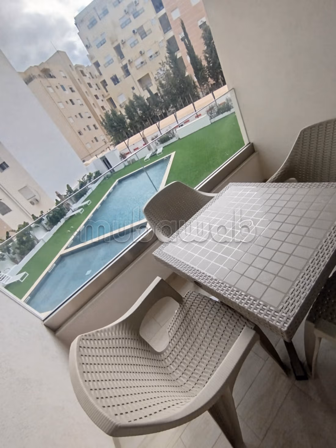 S1 Vue Piscine – À 500m de la mer