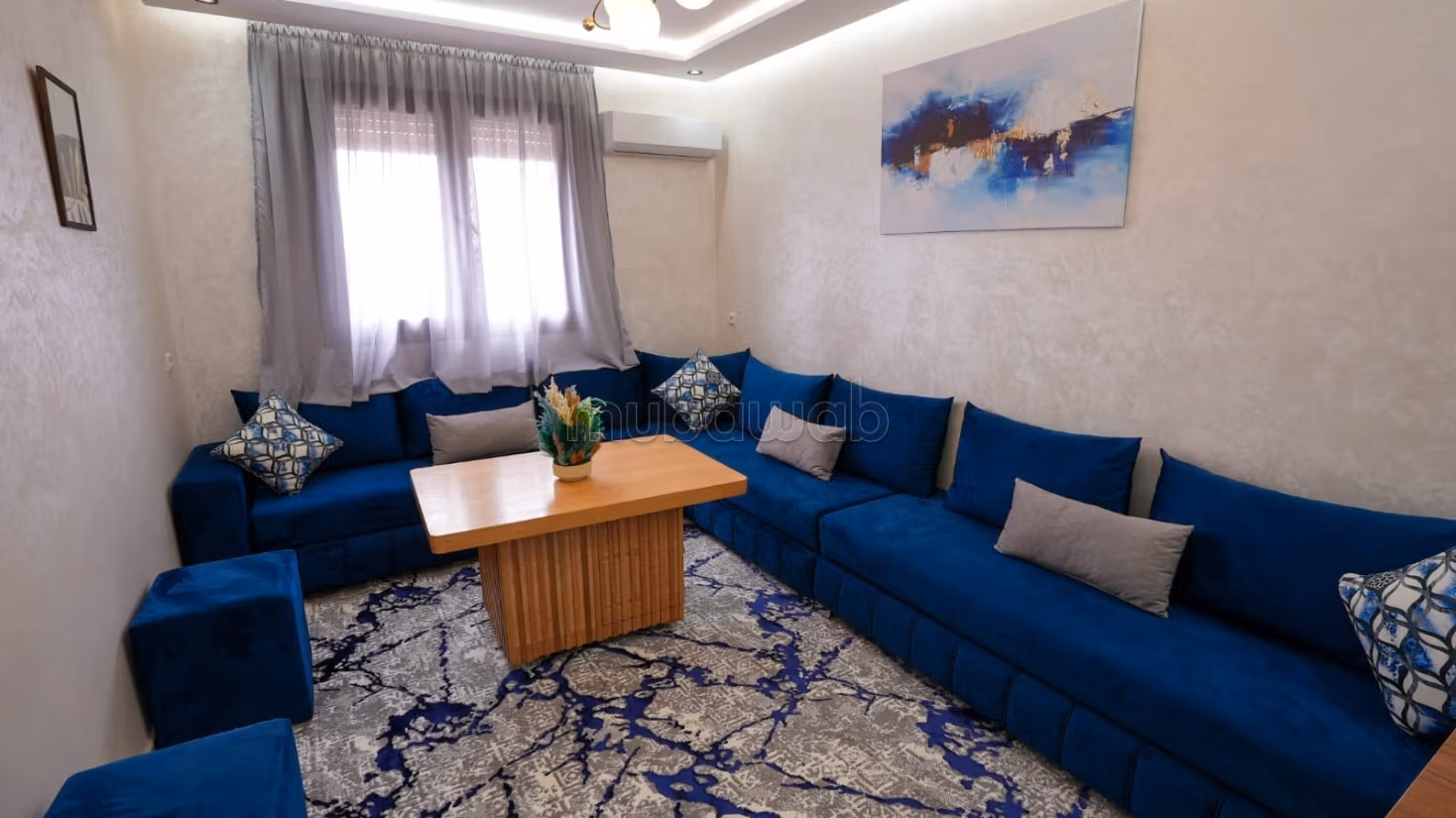 Location d'un magnifique appartement. 2 grands locaux. Meubl...