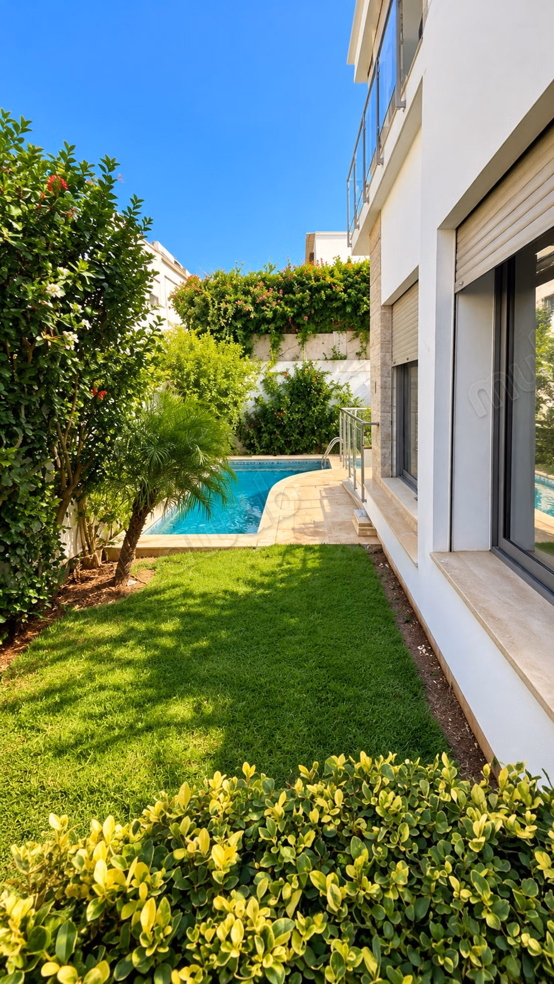 À Louer – Superbe Villa de 400 m² avec Piscine à Hay Riad, Rabat