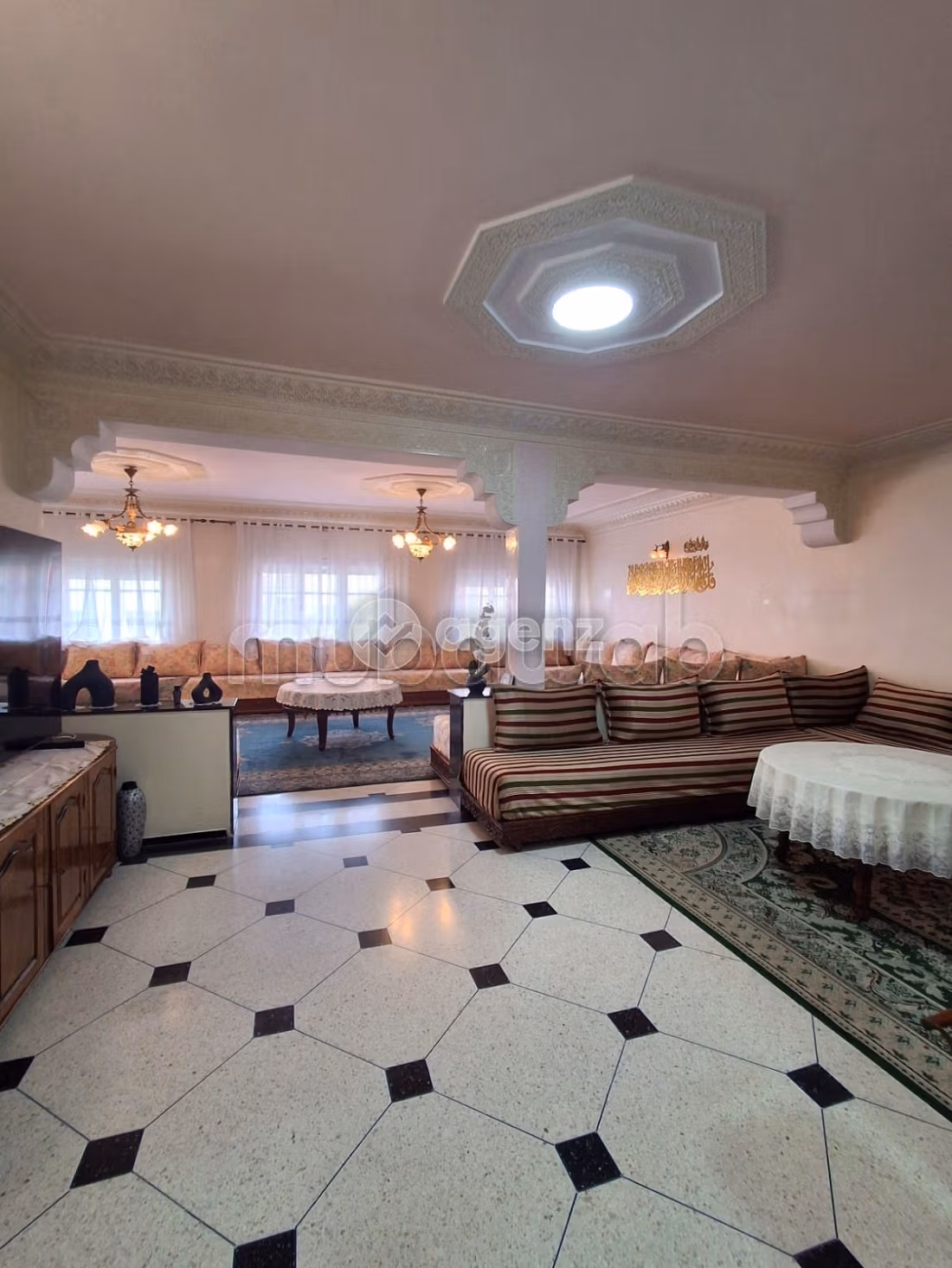 Villa 330 m² à Belvédère — 14