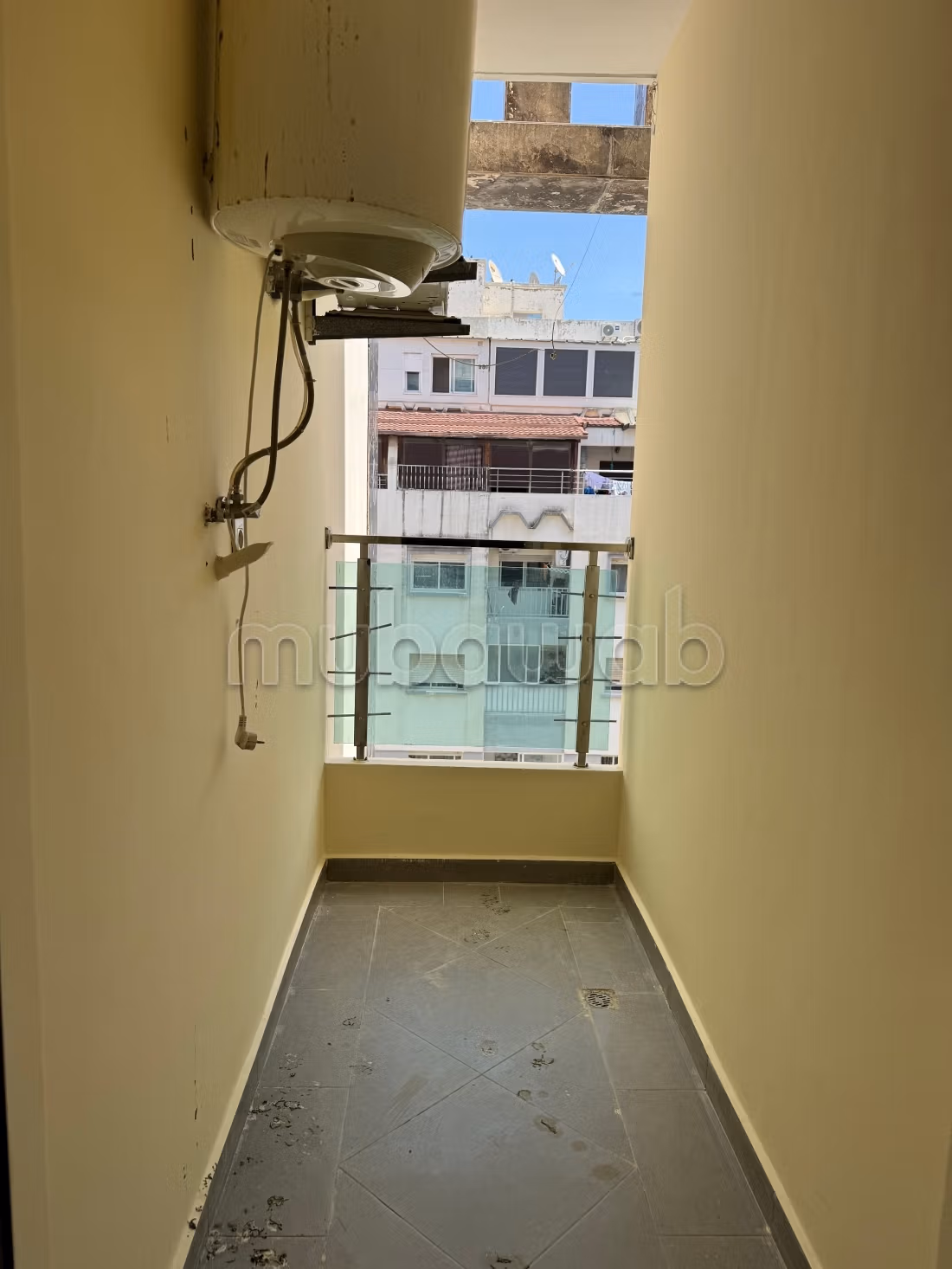 Empty duplex for rent in central Tangier
