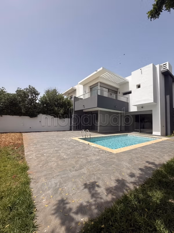 Villa moderne à louer 
Bouskoura 
Ville verte 
Prestigia