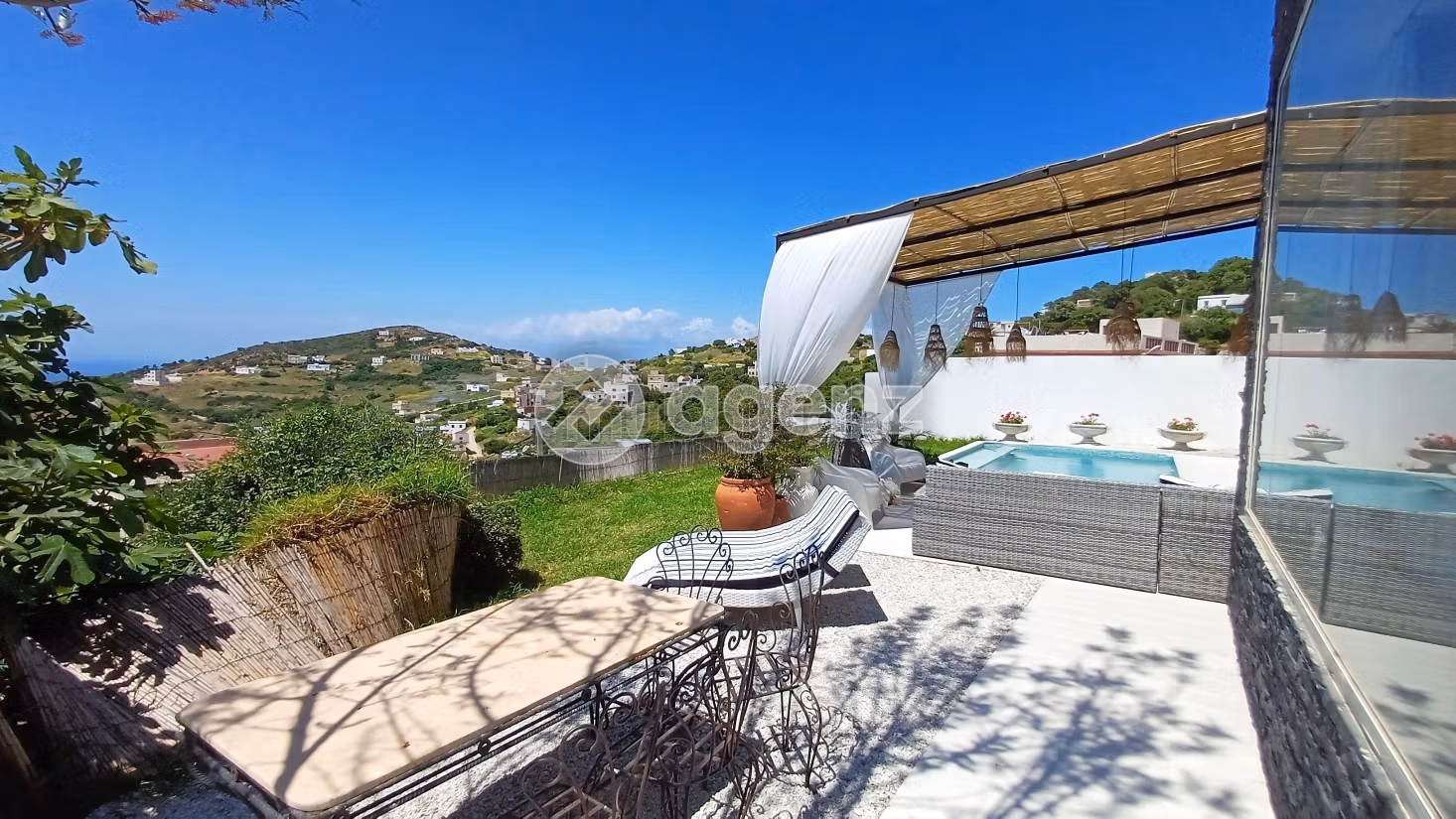 Villa à vendre 940 m², 6 chambres Autre Fahs Anjra