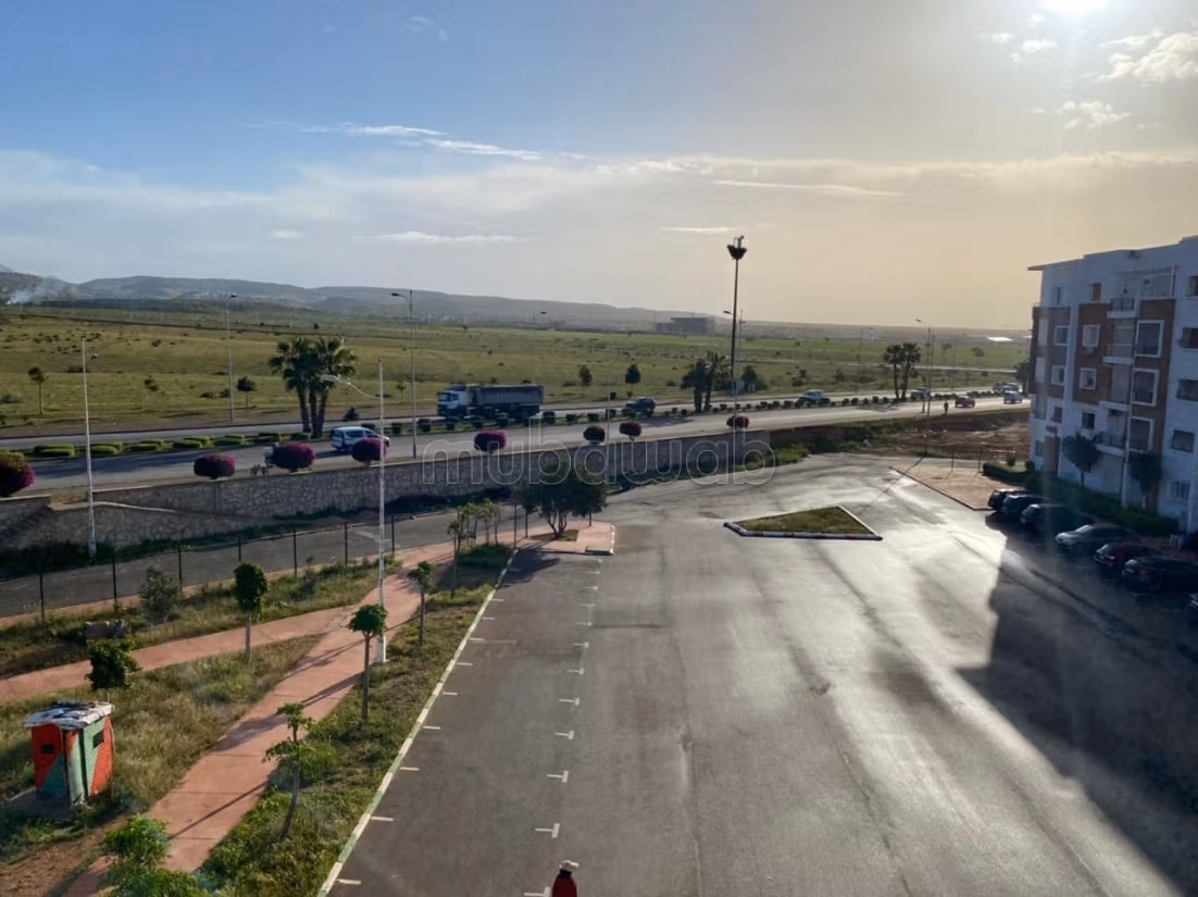 Appartement en vente à Hay Dakhla. 
Surface de 131 m². 
Terrasse — 3