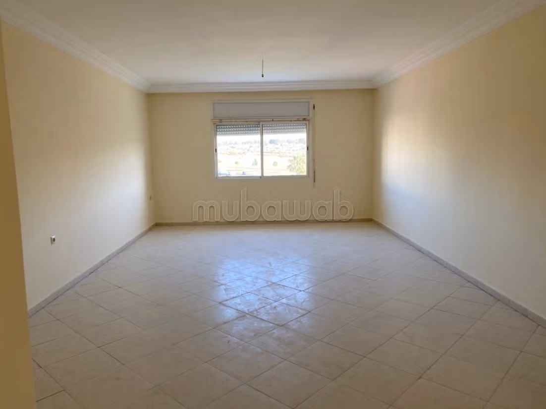 Appartement en vente à Hay Dakhla. 
Surface de 131 m². 
Terrasse — 4