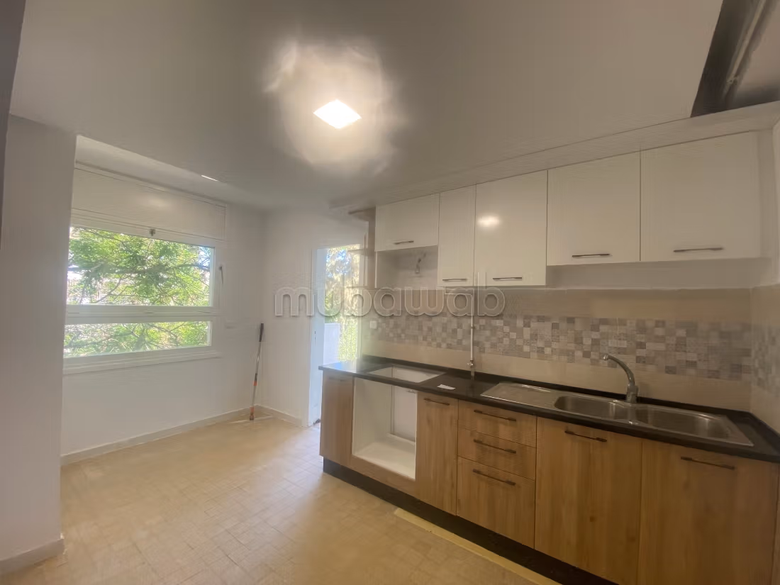 Vente d'un bel appartement à Borj Baccouche. Surface totale 81 m². Belle terrasse